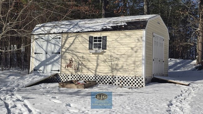 Building Photo - 126 Pinecrest Rd