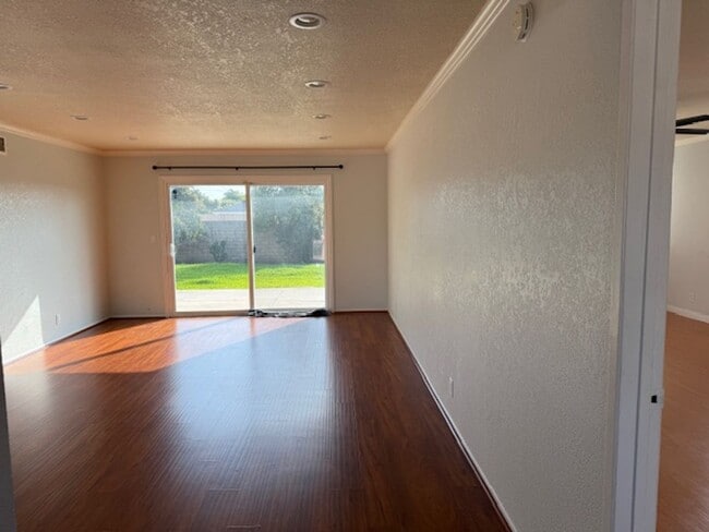 Building Photo - Large Corner lot with Lots of Curb Appeal