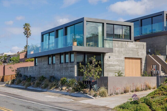 Building Photo - Fully Furnished, Modern Coastal Luxury with Stunning Ocean Views – 4BR/4BA Architectural Gem in C...