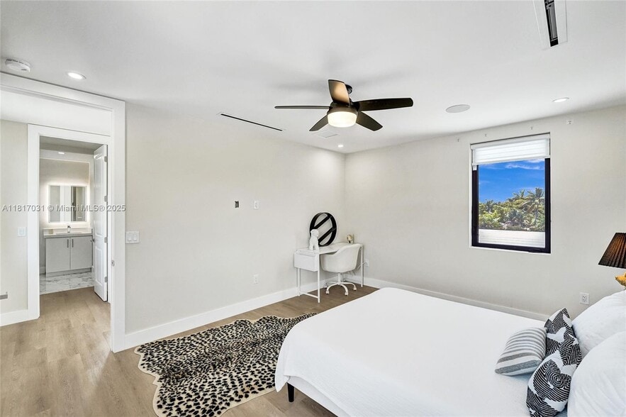 Building Photo - 1619 NW 11th Ave