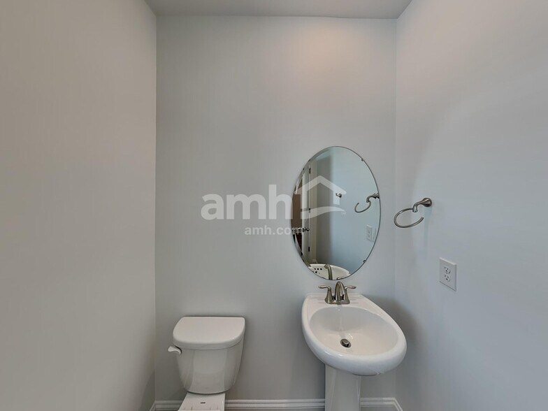 Building Photo - 11131 Callahorn Dr