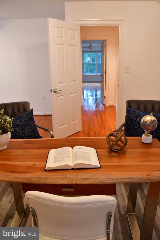 Building Photo - 5127 Cathedral Ave NW