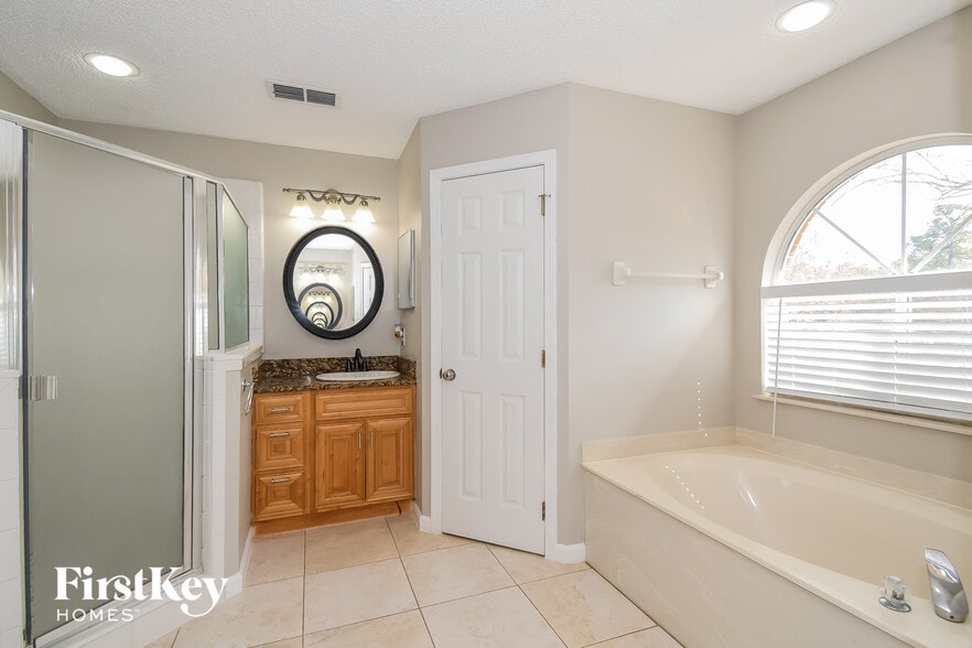 Building Photo - 5324 Downington Dr