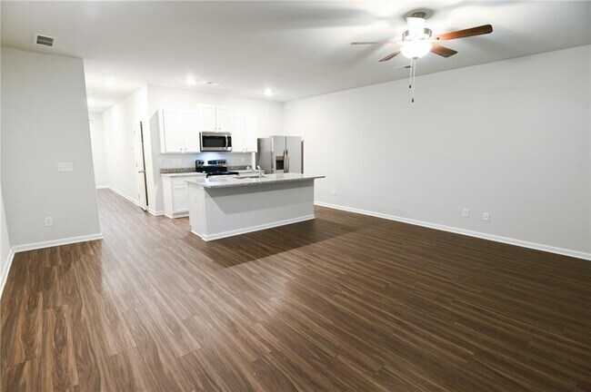 Building Photo - 115 Green Loop NW