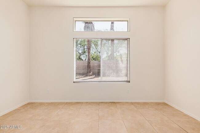 Building Photo - 515 E St Kateri Ln