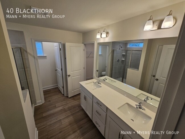 Building Photo - 40 Blackthorn-