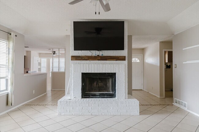 Building Photo - 1105 Gordon Blvd