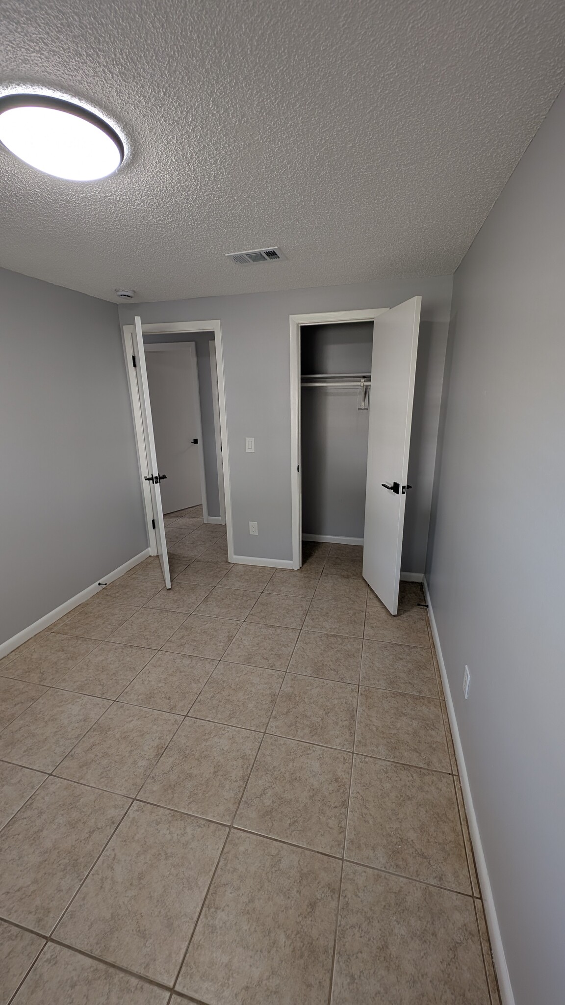 2nd bedroom - 7650 Club Duclay Dr
