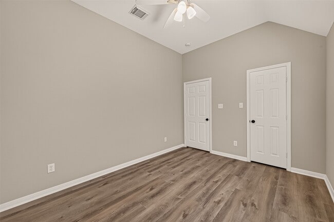 Building Photo - 1527 Lake Pauline Ct