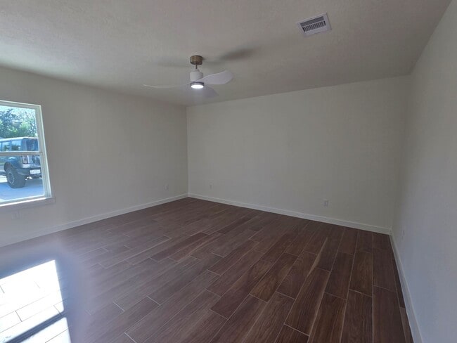 Building Photo - 803 Coleman St