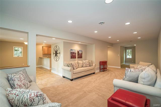 Building Photo - 817 Gray Friar Dr