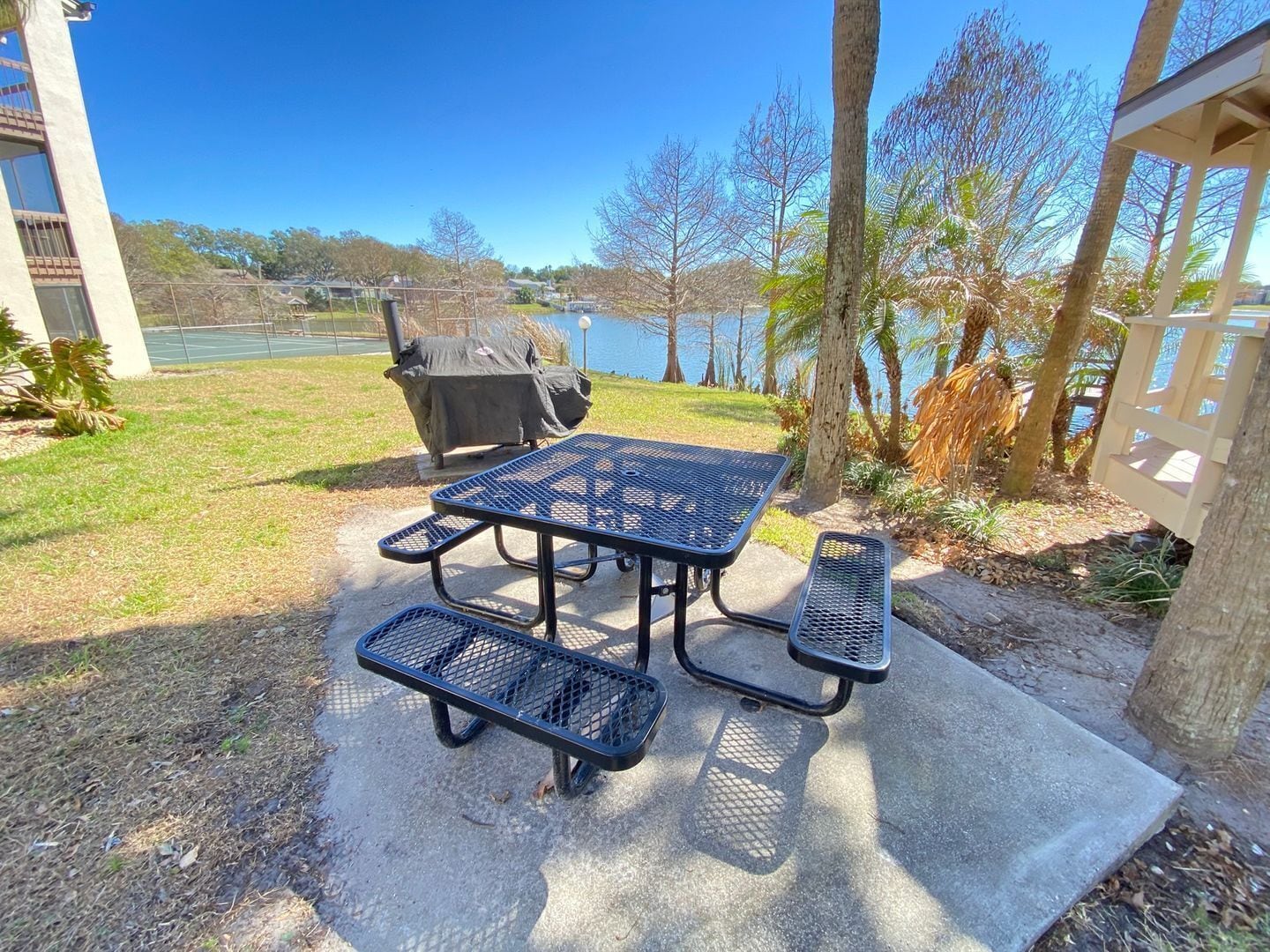 Building Photo - 584 Orange Dr