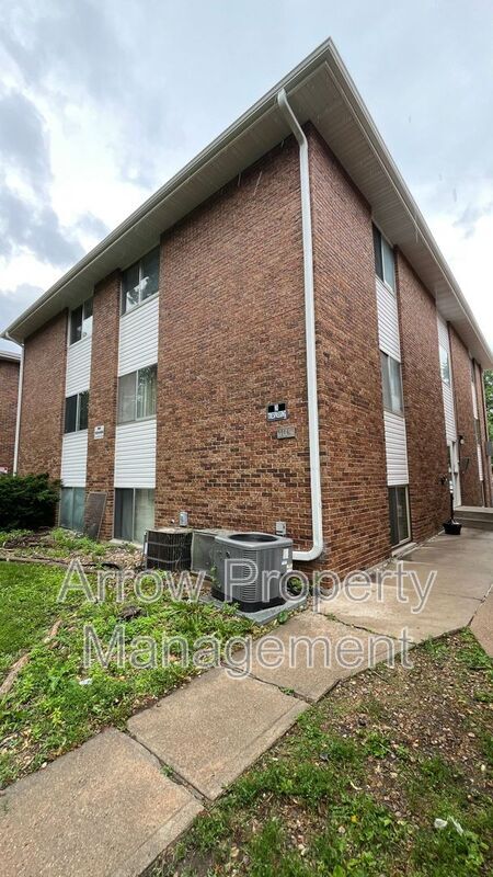 Building Photo - 1119 E St