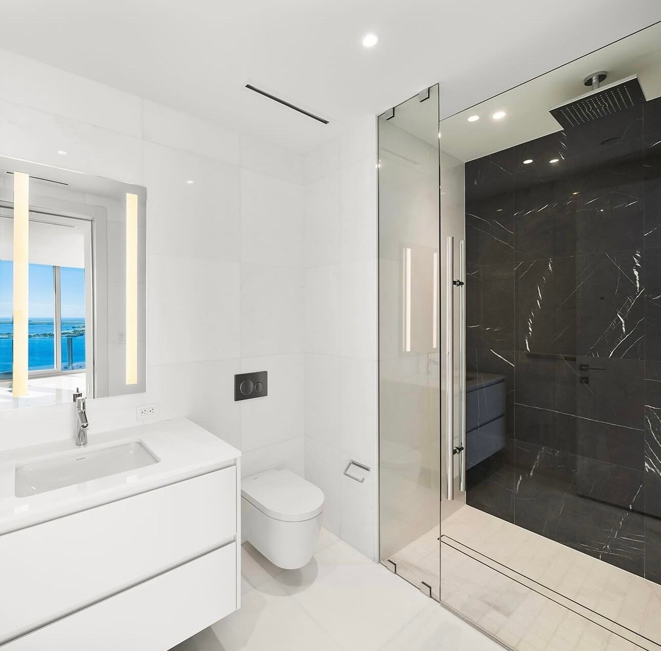 Building Photo - 1080 Brickell Ave