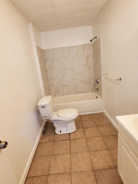 bath - 314 E Main St