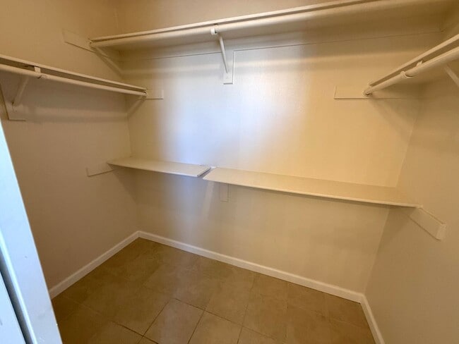 Building Photo - GORGEOUS 3BED/2.5BATH SINGLE FAMILY HOME
