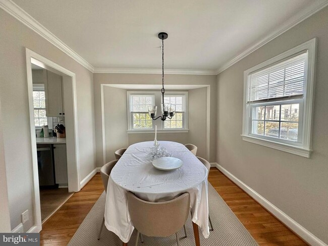 Building Photo - 1228 N Stuart St