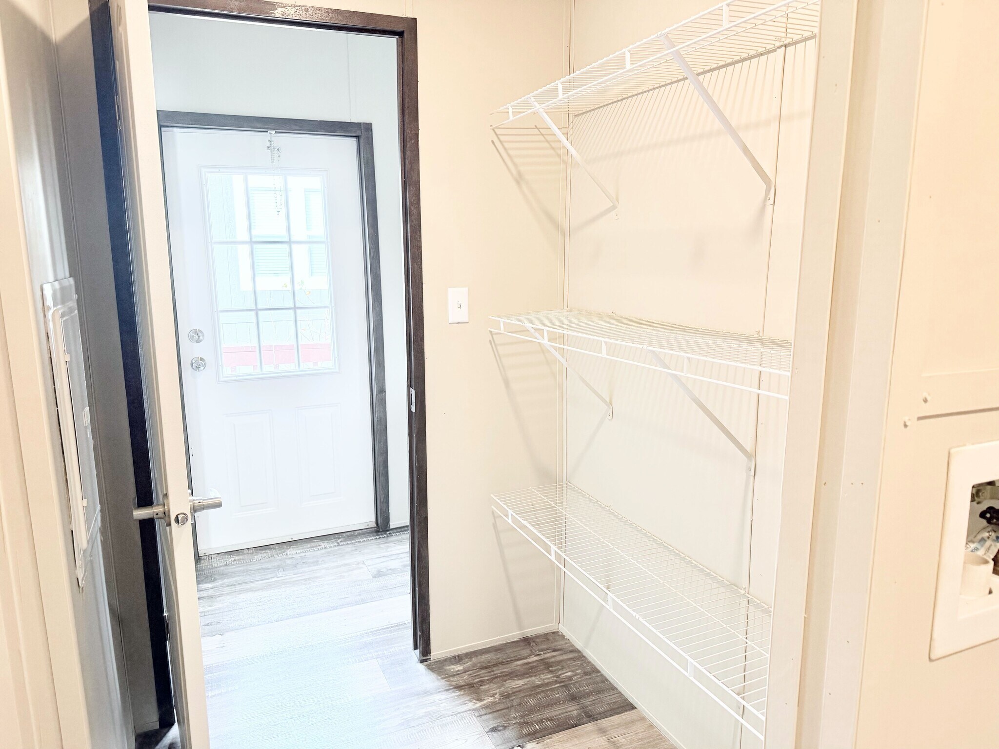 Building Photo - 117 Betty St