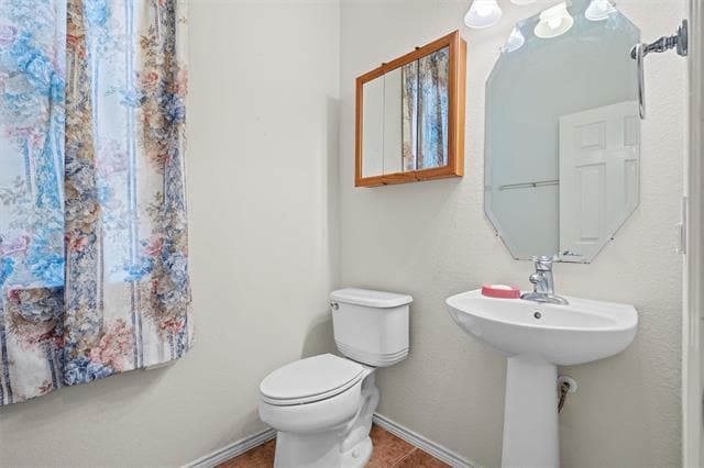 Building Photo - 2725 Hyde Park Dr