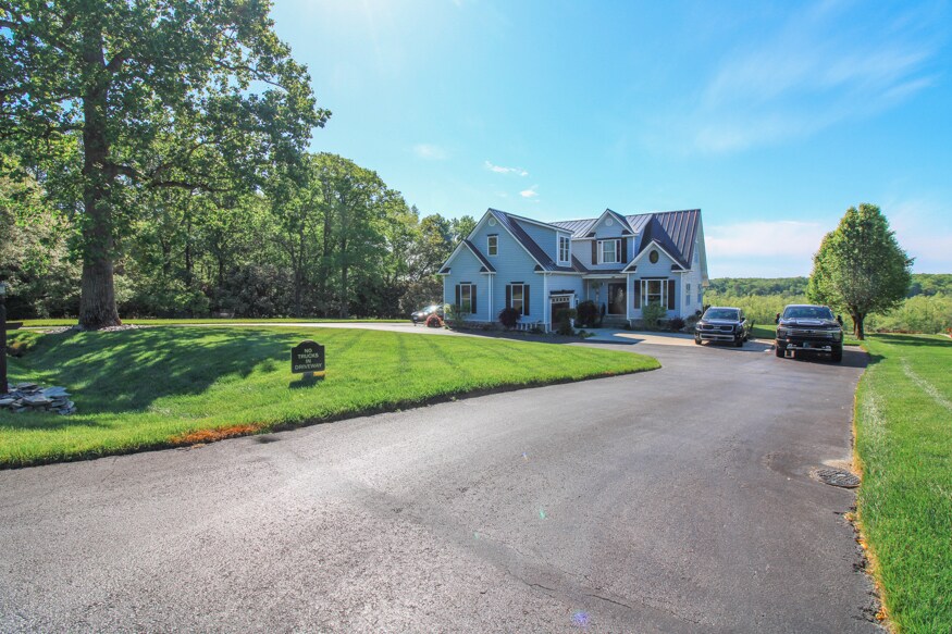 Building Photo - 511 Riverview Ct