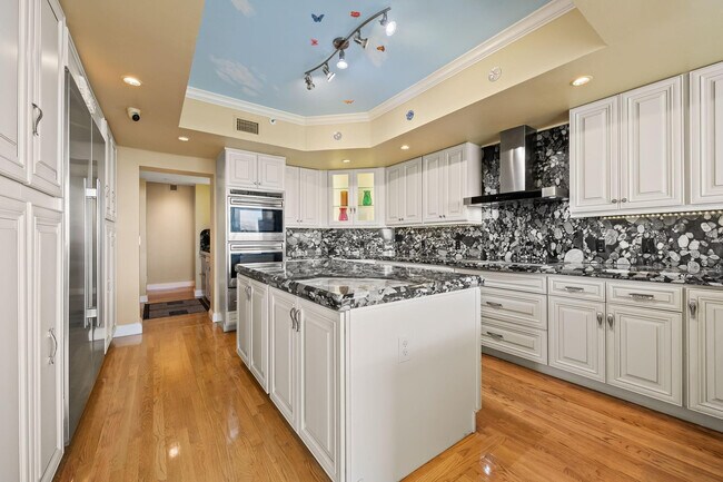 Building Photo - 3055 Harbor Dr