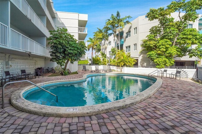 Building Photo - 3527 NE 168th St