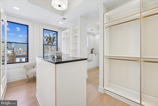 Building Photo - 4428 Albemarle St NW