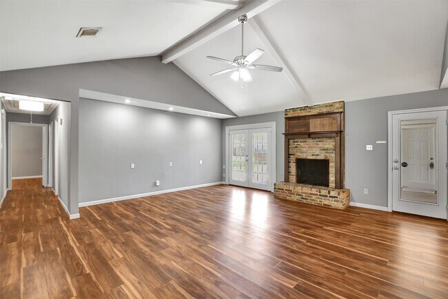Building Photo - 25802 Maplewood Dr