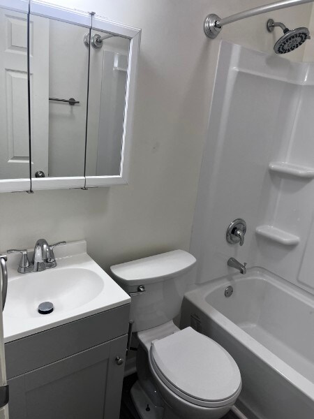 Building Photo - 2209 -2215 Highland Street