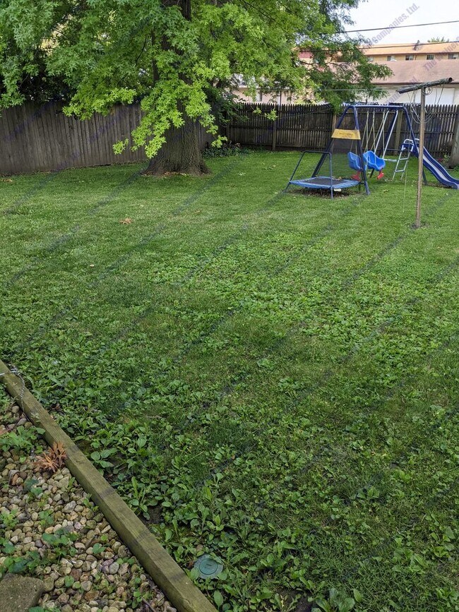 Building Photo - Now leasing!!!