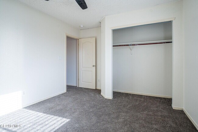 Building Photo - 7041 Falling Leaf Cir