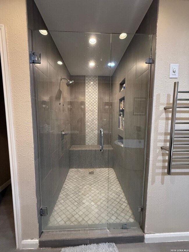 Building Photo - Spacious Fully Furnished Family Home with Heated Pool, Spa & Workshop in Arrowhead