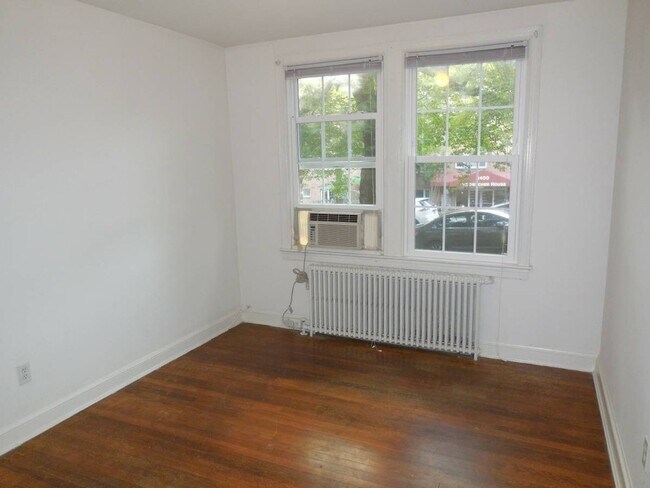 Building Photo - 4029 Beecher St NW
