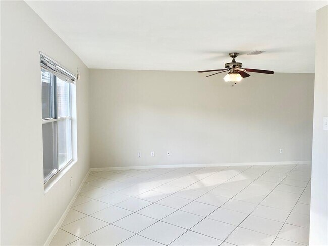 Building Photo - 3303 Barkers Crossing Ave