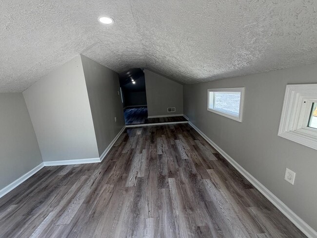 Building Photo - 1310 Martin St