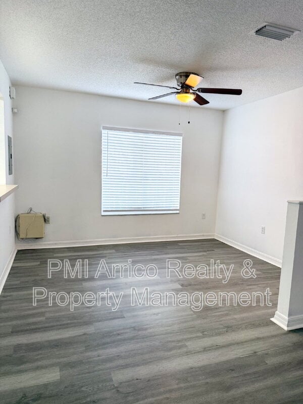 Building Photo - 7328 E Bank Dr