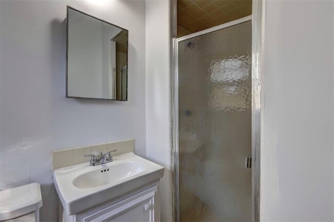 Building Photo - 4455 Fairfax Dr