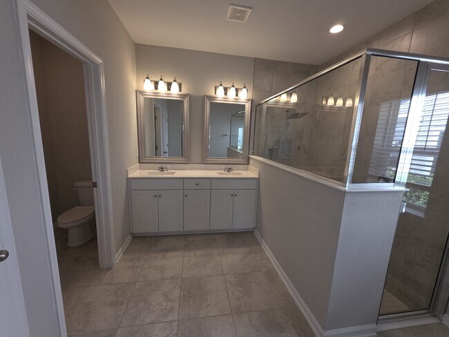 Building Photo - 312 Clarys Run