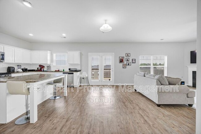 Building Photo - 300 Barony Pl Dr
