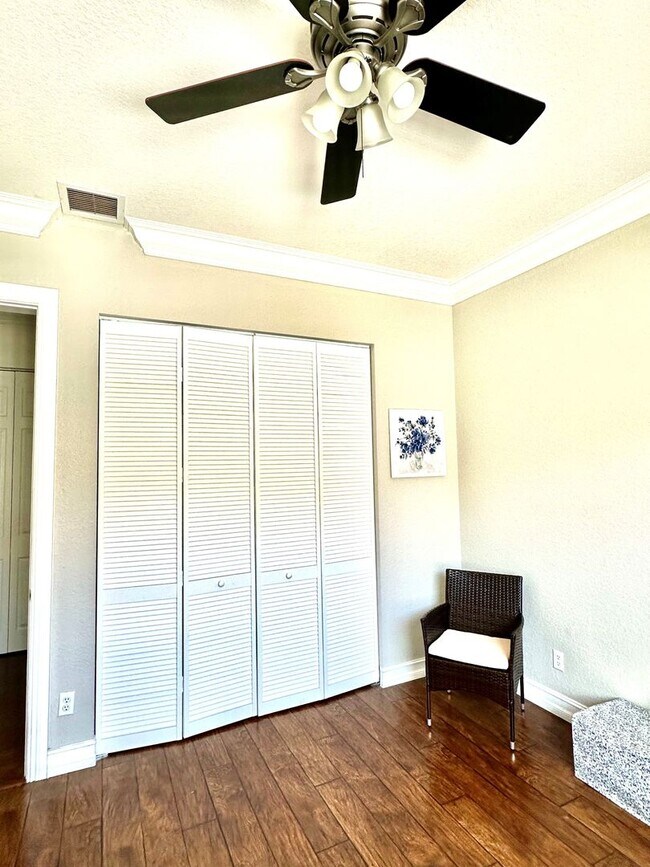 Building Photo - GORGEOUS 3 BEDROOM 2 BATH HOME IN PARKLAND
