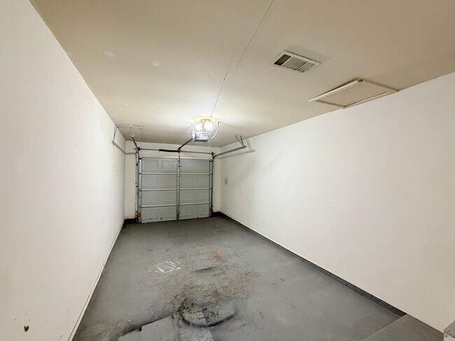 Building Photo - 12102 Arrowwood Dr