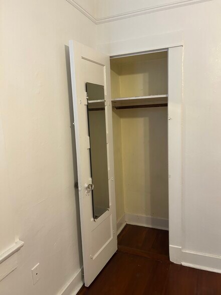 Building Photo - 821 Leontine St