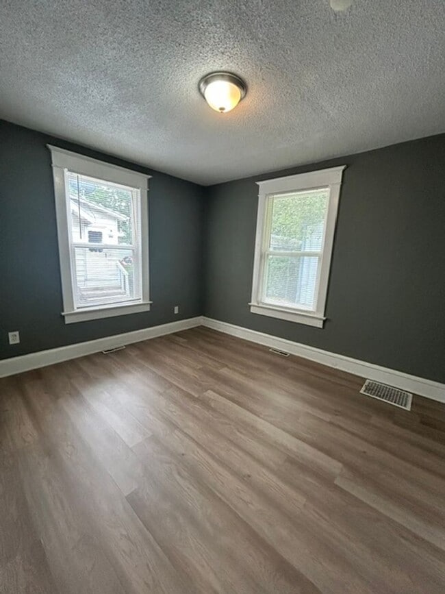 Building Photo - 1706 S Arlington Ave