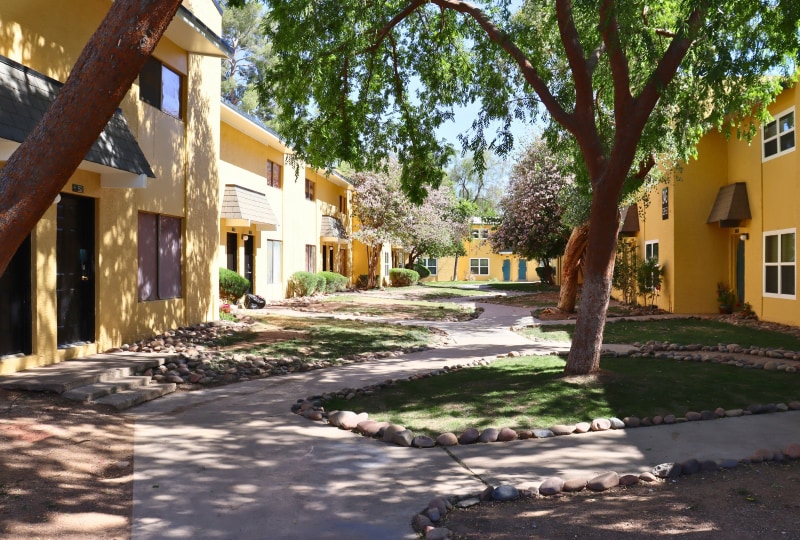 Building Photo - 1345 S Kolb Rd