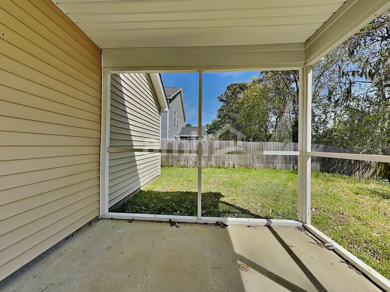 Building Photo - 223 Tigers Paw Dr