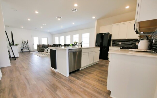 Building Photo - 27230 Henley Rdg Dr