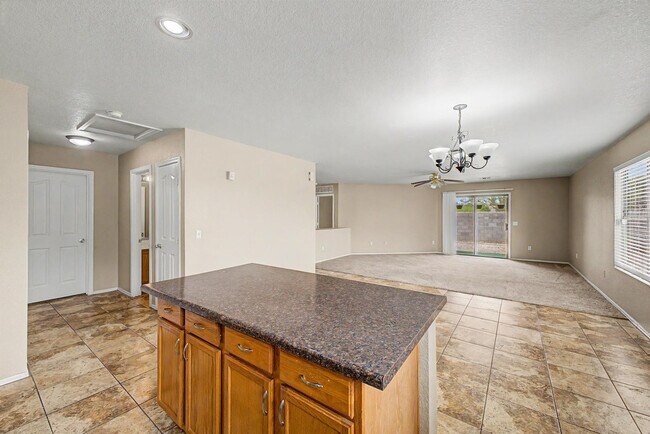 Building Photo - 33856 N Cherry Creek Rd