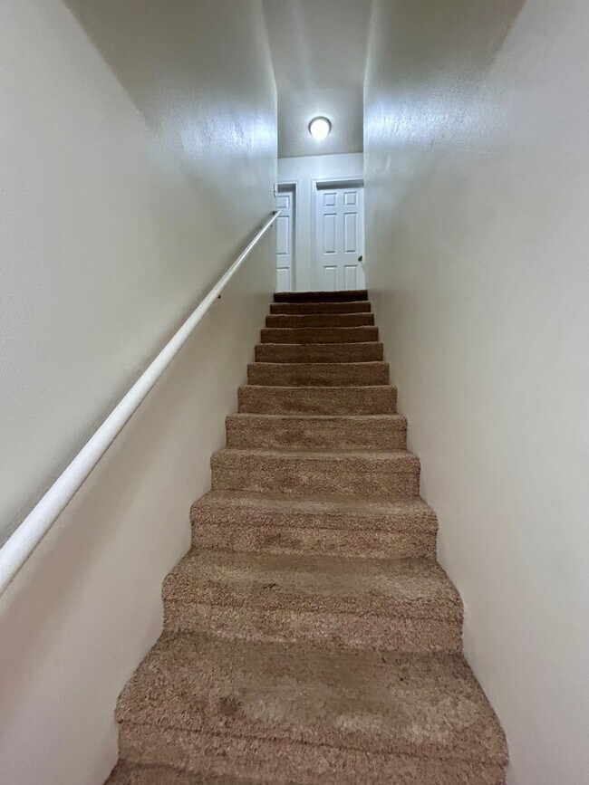 Building Photo - 1005 Sheep Herder Ln