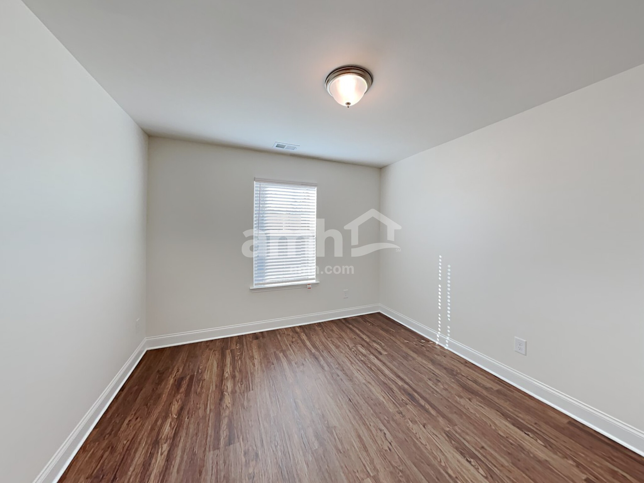 Building Photo - 7049 Creeksong Dr
