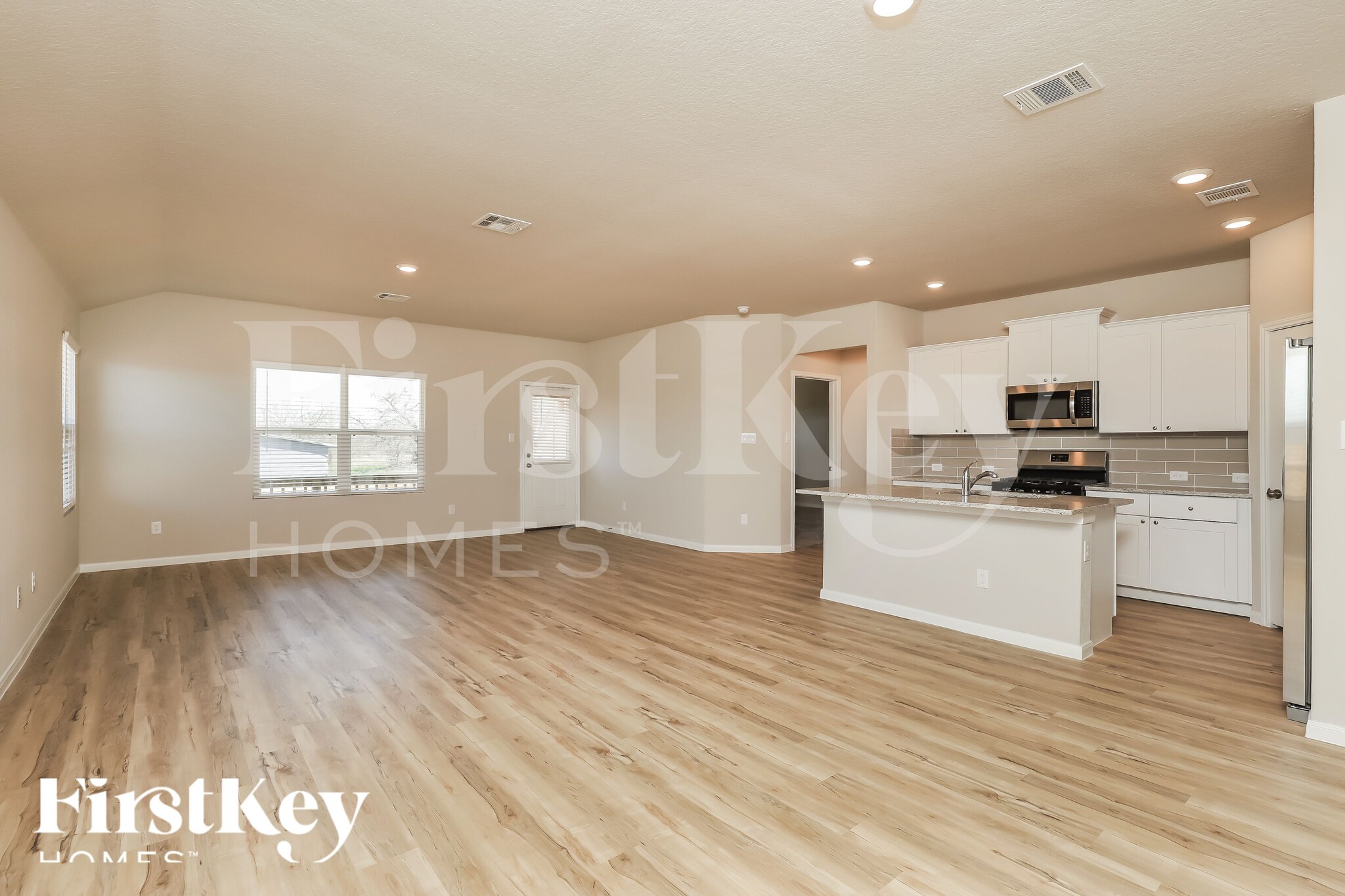 Building Photo - 9984 Sarrebourg St